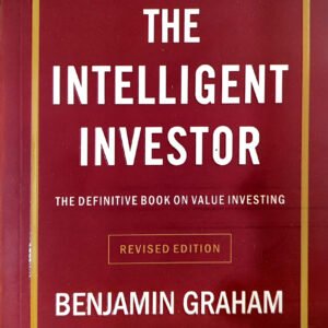 The Intelligent Investor by Benjamin Graham (English) (Paperback).